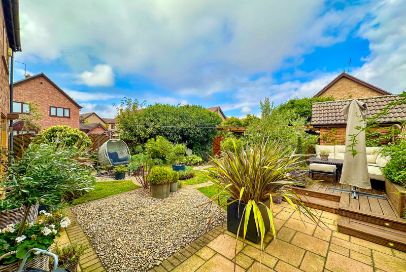 Field Close, Warboys