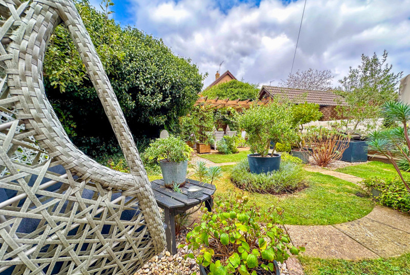 Field Close, Warboys43