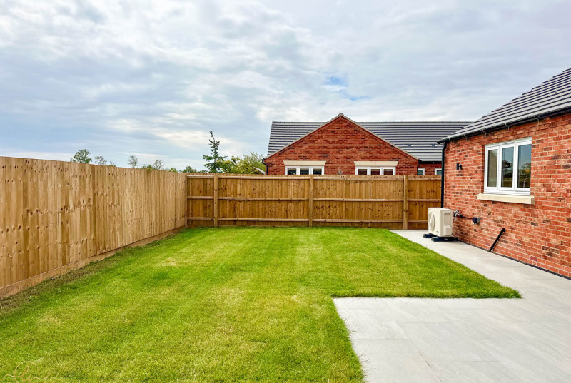 Rose Gardens, Manea32