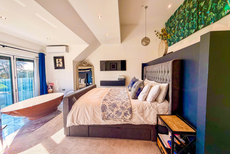 Oldhurst Road, Pidley24