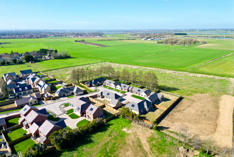 Poplar Gardens, Eastrea24