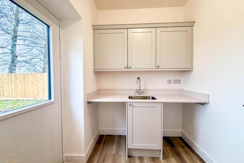 Poplar Gardens, Eastrea13