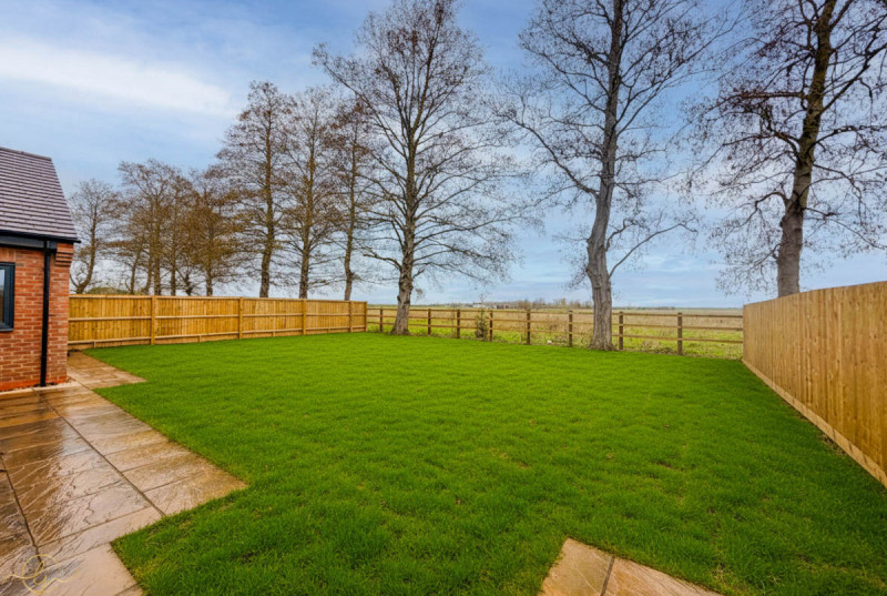 Poplar Gardens, Eastrea19