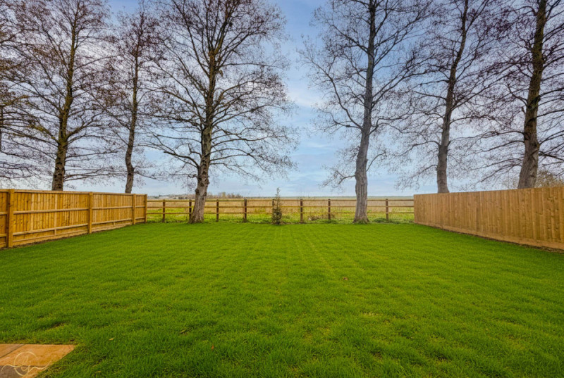 Poplar Gardens, Eastrea20