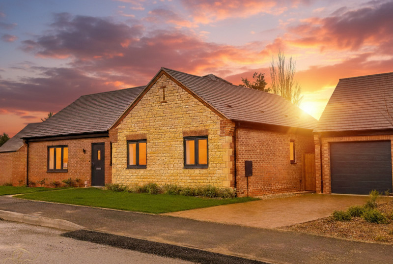 Poplar Gardens, Eastrea1