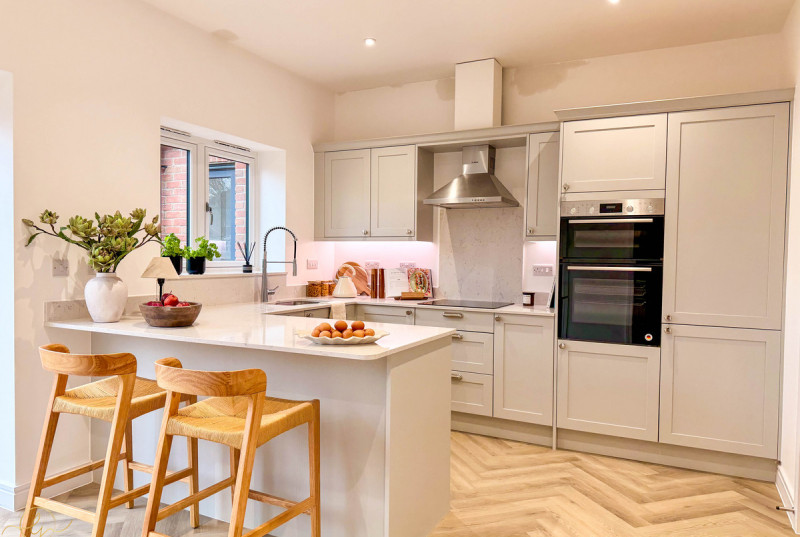 Poplar Gardens, Eastrea8