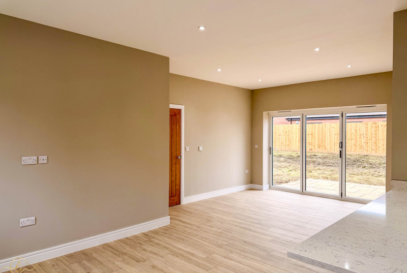 Poplar Gardens, Eastrea11