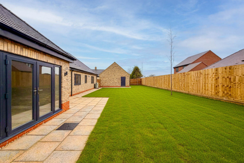 Poplar Gardens, Eastrea19