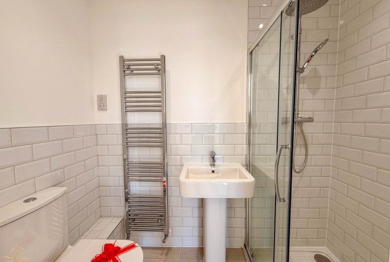 Poplar Gardens, Eastrea12