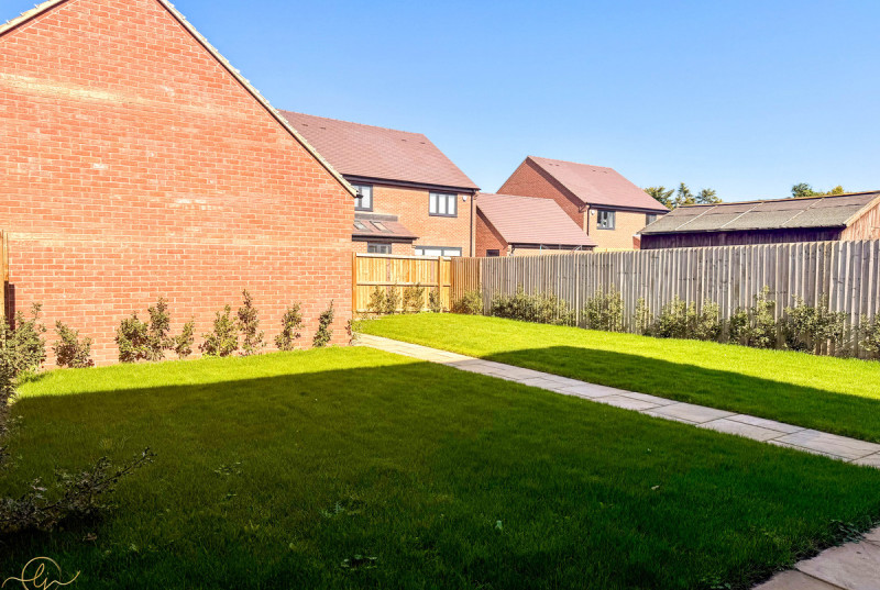 Poplar Gardens, Eastrea16