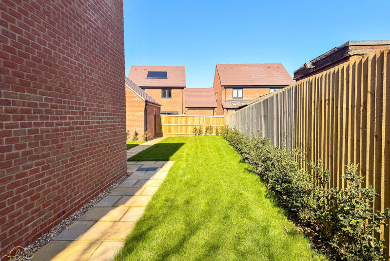 Poplar Gardens, Eastrea17