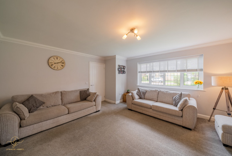 Manor Close, Huntingdon10