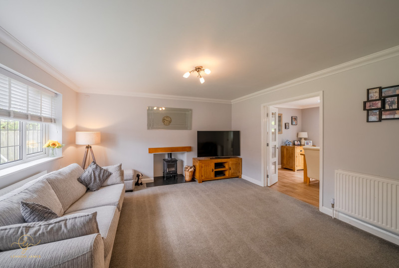 Manor Close, Huntingdon13