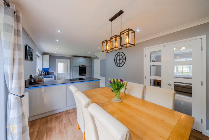 Manor Close, Huntingdon17