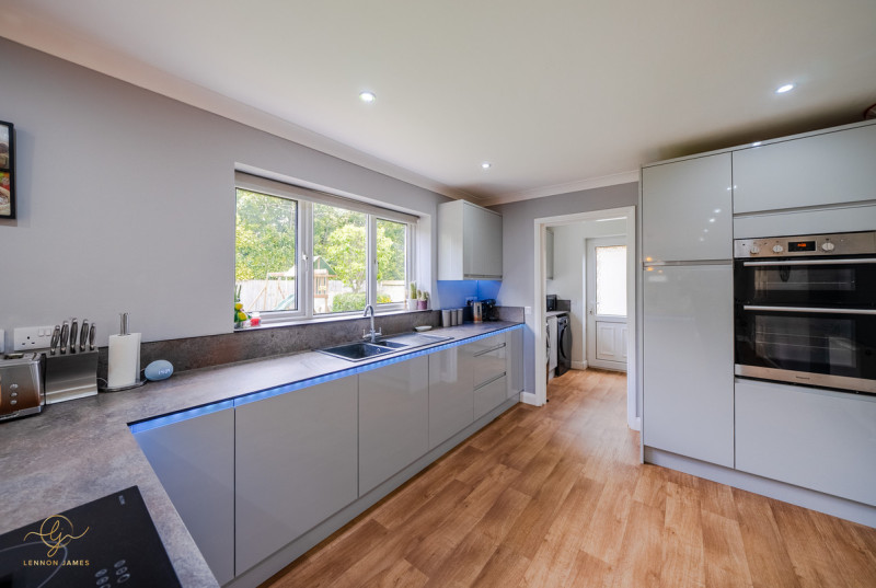 Manor Close, Huntingdon20