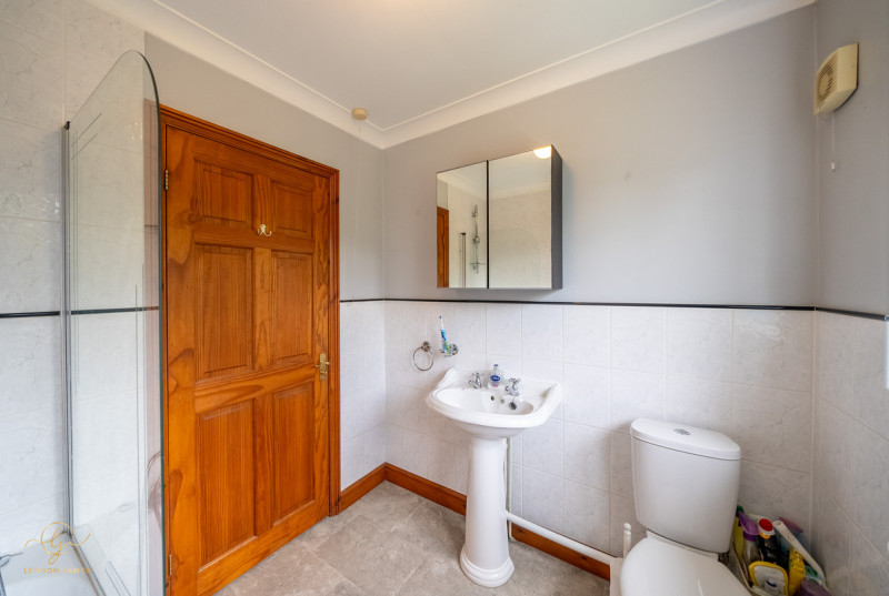 Manor Close, Huntingdon35