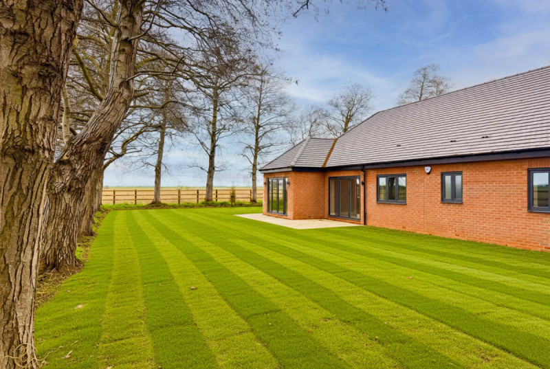 Poplar Gardens, Eastrea30