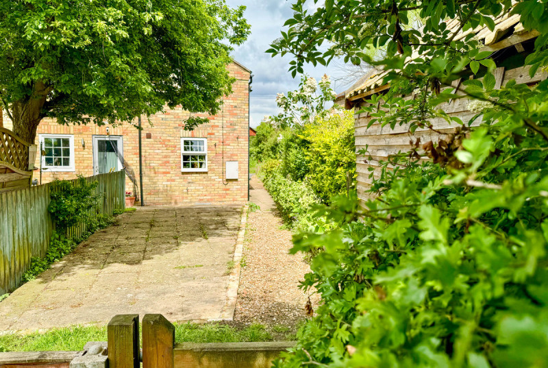 Orchard Row, Church Road, Grafham
