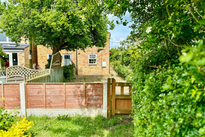 Orchard Row, Church Road, Grafham25