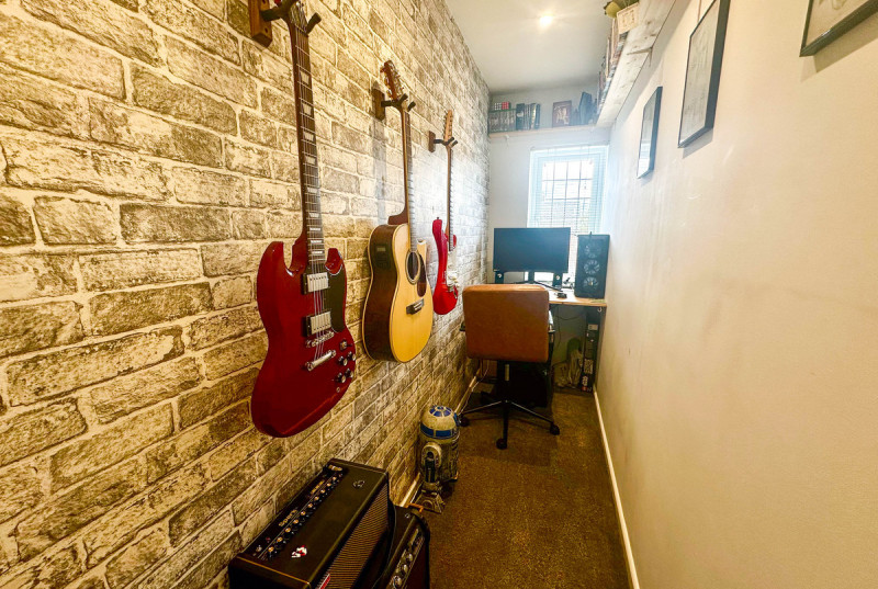 Mosquito Road, Upwood28