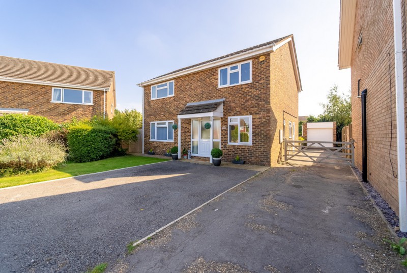 Hillside Close, Ellington5