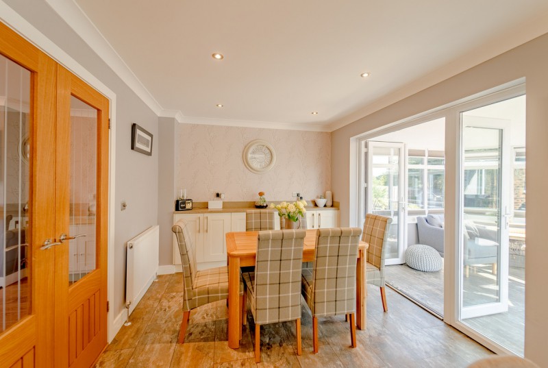 Hillside Close, Ellington11
