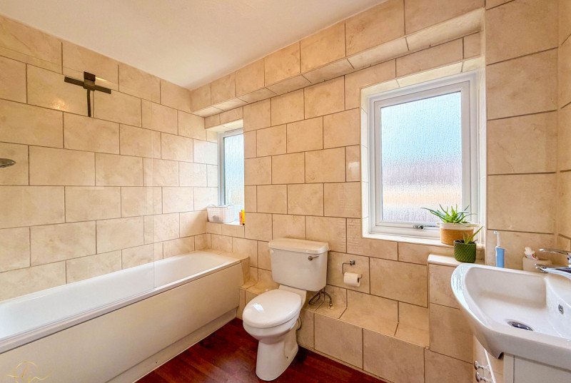 Lancaster Road, Upwood20