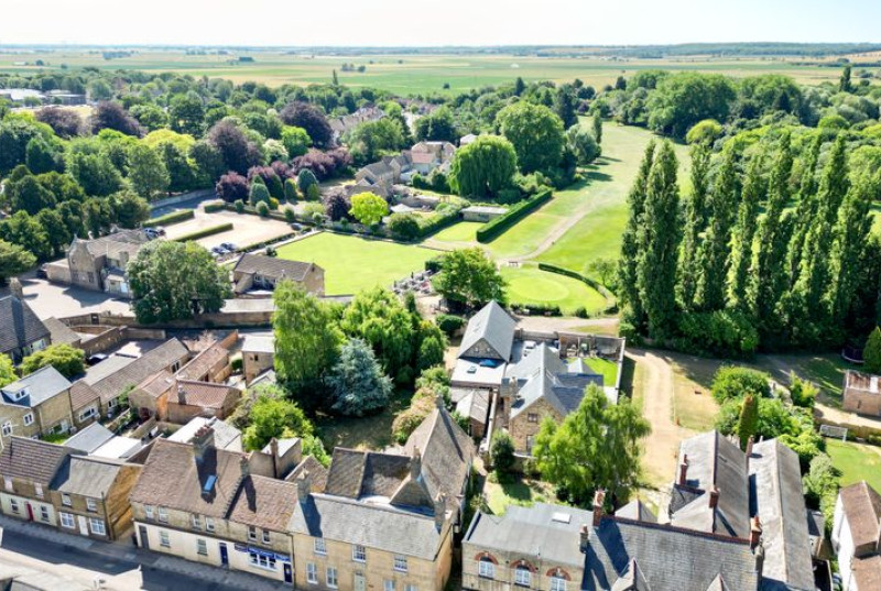 High Street, Ramsey, PE2616