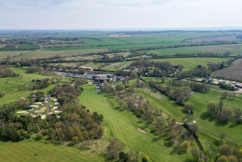 Cambridge Country Club, Toft Road, CB23