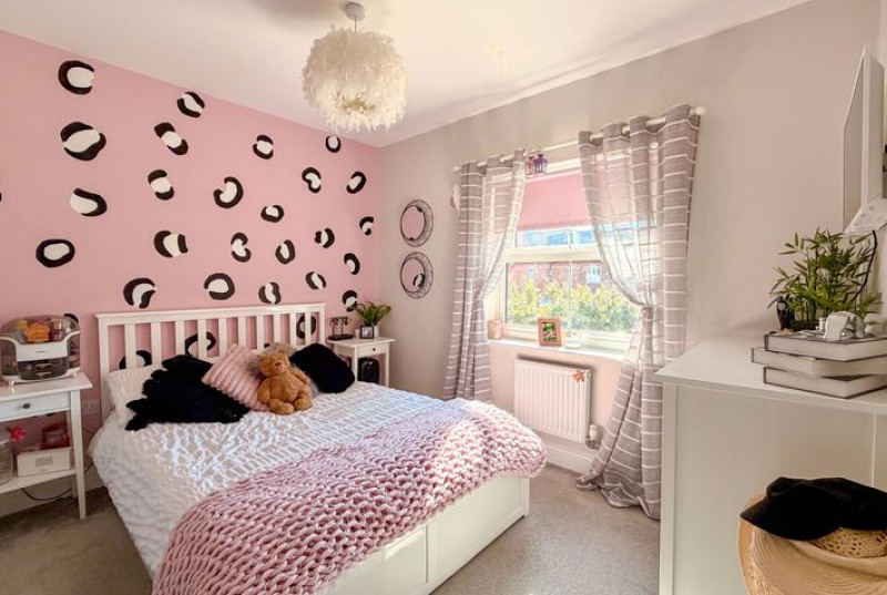 De Havilland Gardens, Bury, PE2644
