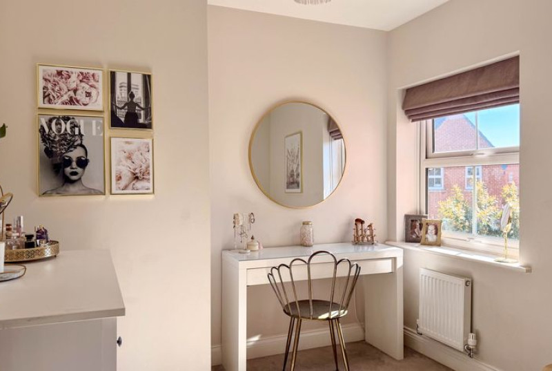 De Havilland Gardens, Bury, PE2646