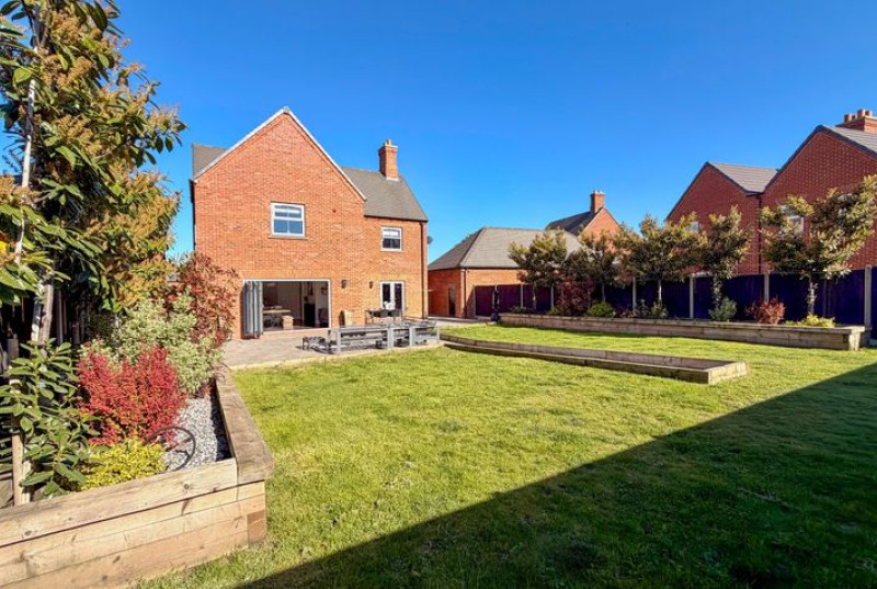 De Havilland Gardens, Bury, PE2654