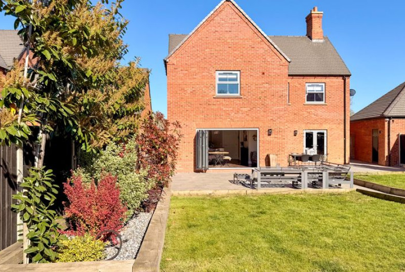 De Havilland Gardens, Bury, PE2655