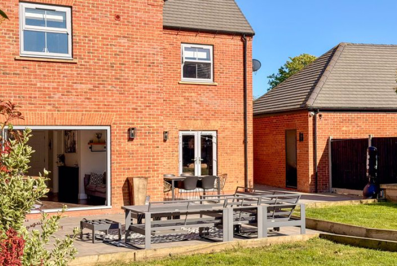 De Havilland Gardens, Bury, PE2657