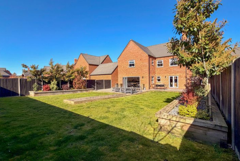 De Havilland Gardens, Bury, PE2658