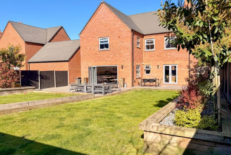 De Havilland Gardens, Bury, PE2659