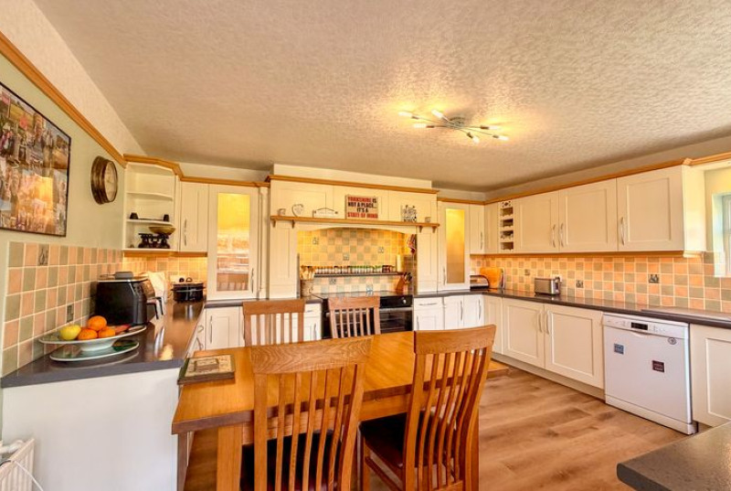 High Street, Warboys, PE287