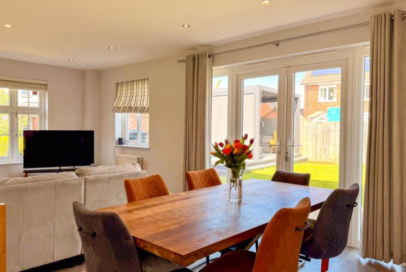 St. Edmunds Way, Hauxton, CB2223