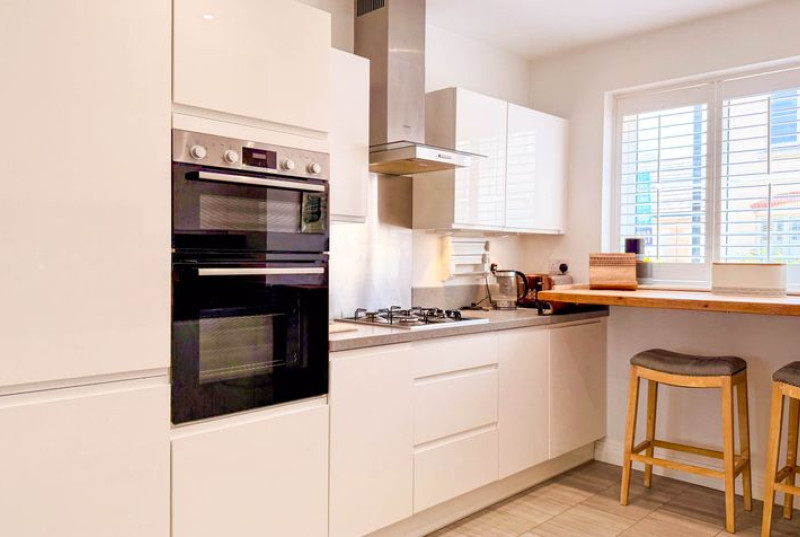 Helena Crescent, Fairfield, SG59