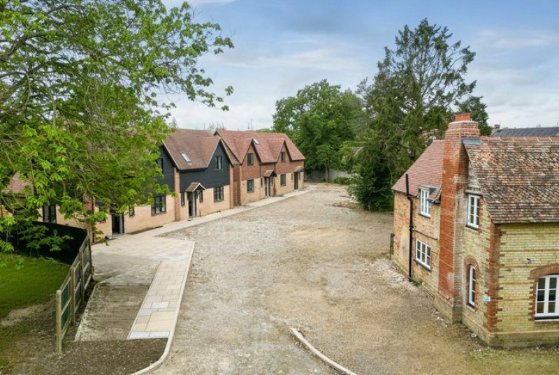 The How, Houghton Road, PE276
