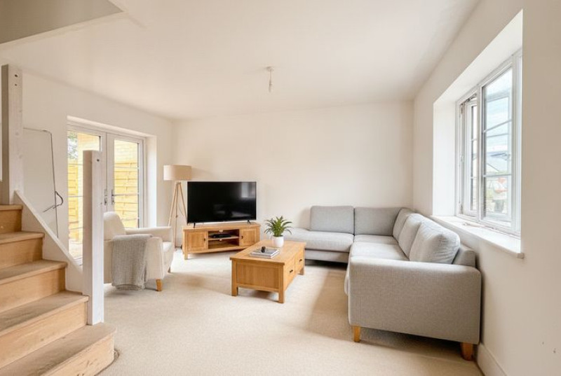 The How, Houghton Road, PE279