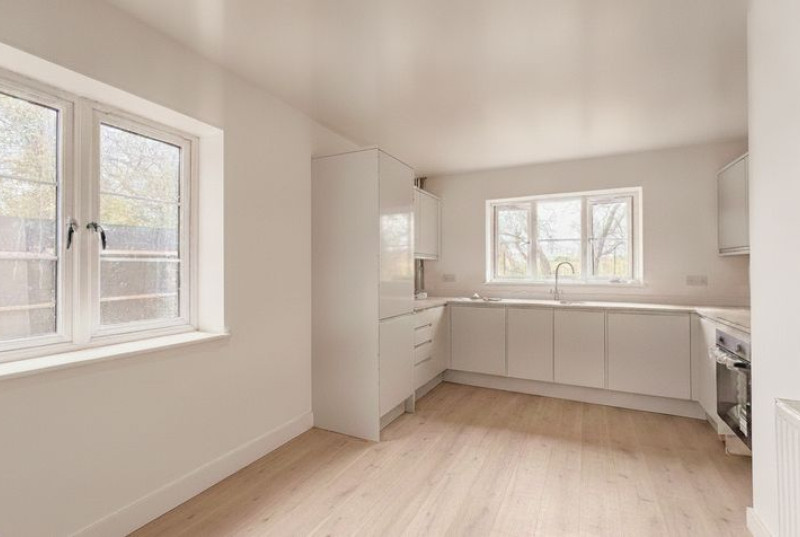 The How, Houghton Road, PE2710