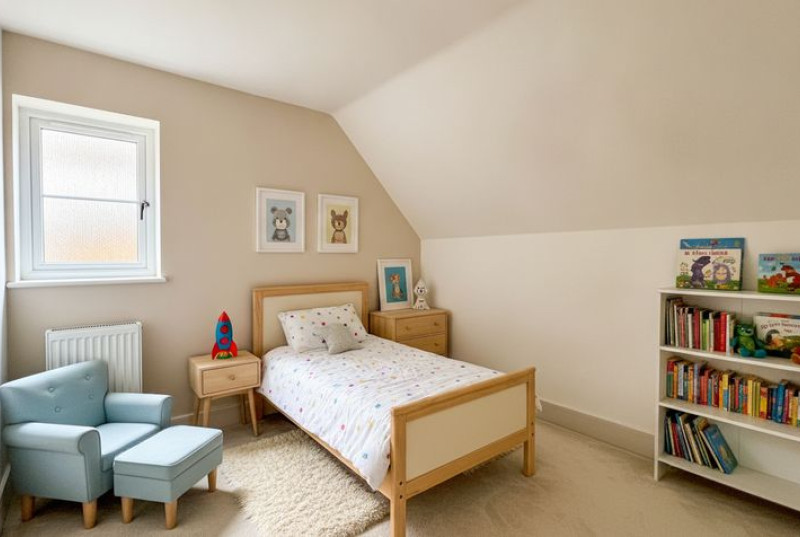 The How, Houghton Road, PE2712