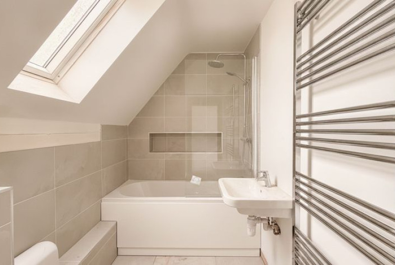 The How, Houghton Road, PE2713