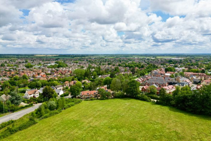 The How, Houghton Road, PE2714