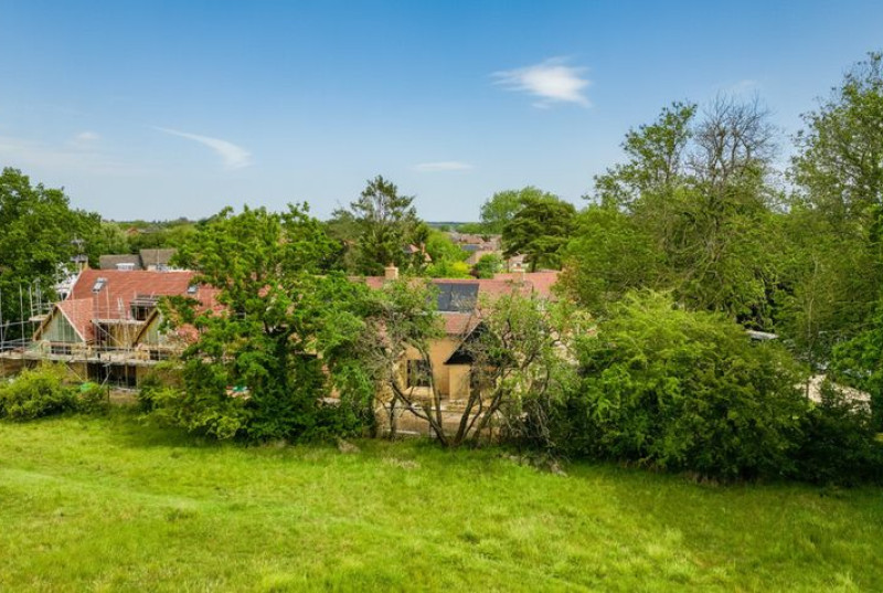 The How, Houghton Road, PE2718
