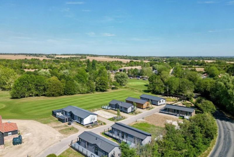Cambridge Country Club, Toft Road, CB2330
