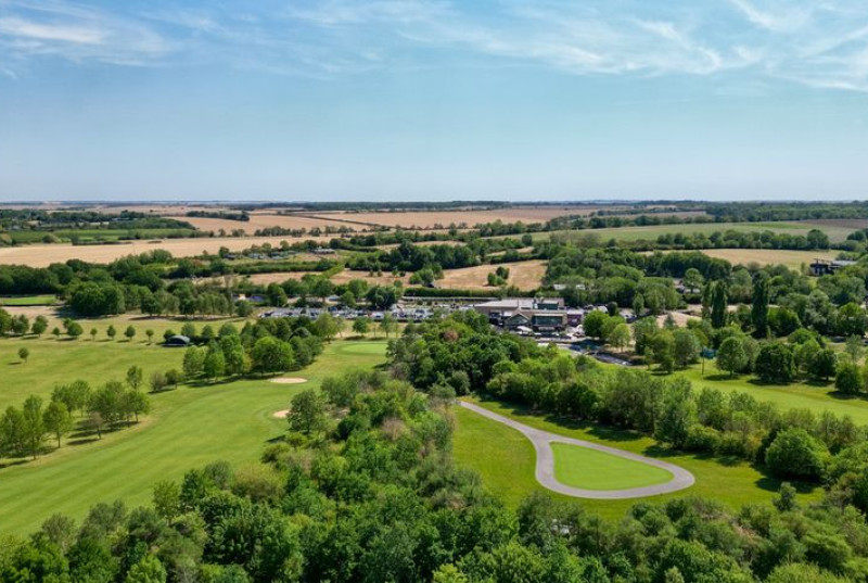 Cambridge Country Club, Toft Road, CB2336