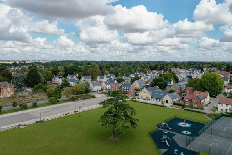Central Avenue, Brampton, PE28