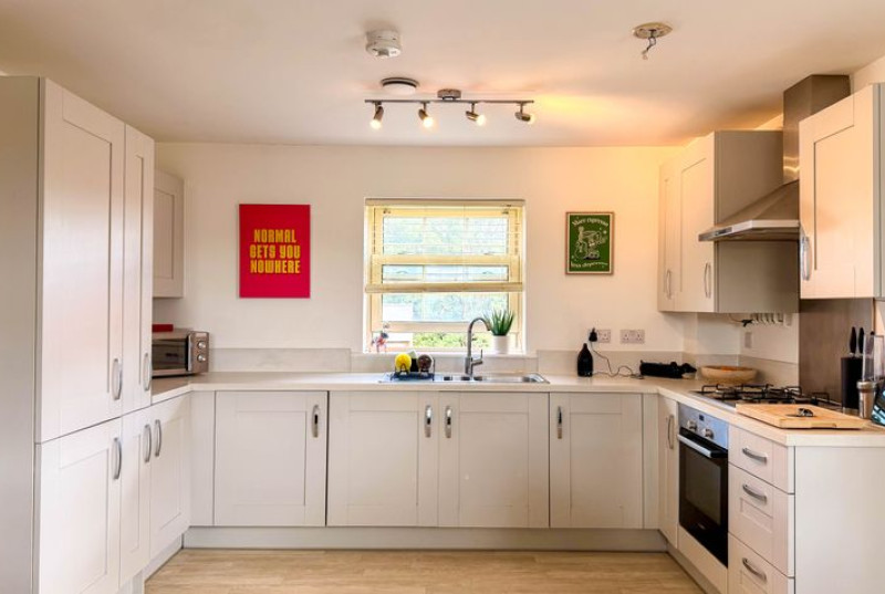 Central Avenue, Brampton, PE287